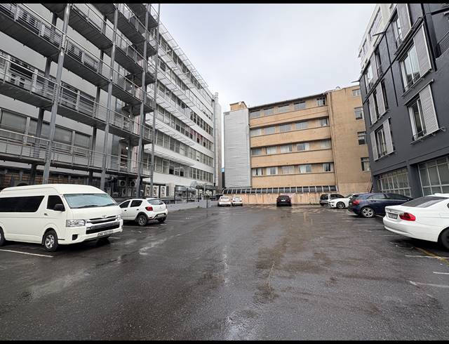200M² OFFICE TO LET IN GARDENS